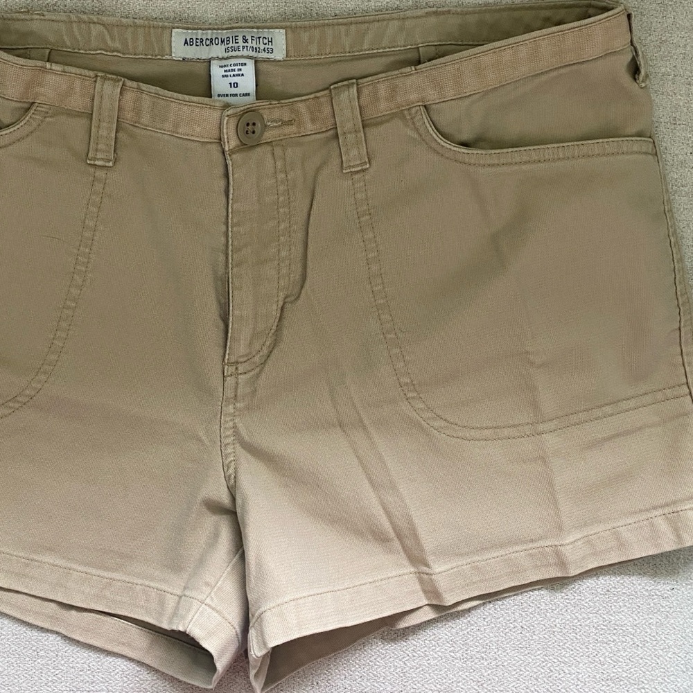 A&F 3” Tan Mini Shorts With Snap Back Pockets
